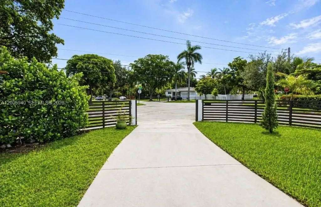795 NE 146th Street North Miami FL 33161
