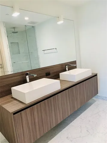 1000 Brickell Plaza Miami FL 33131