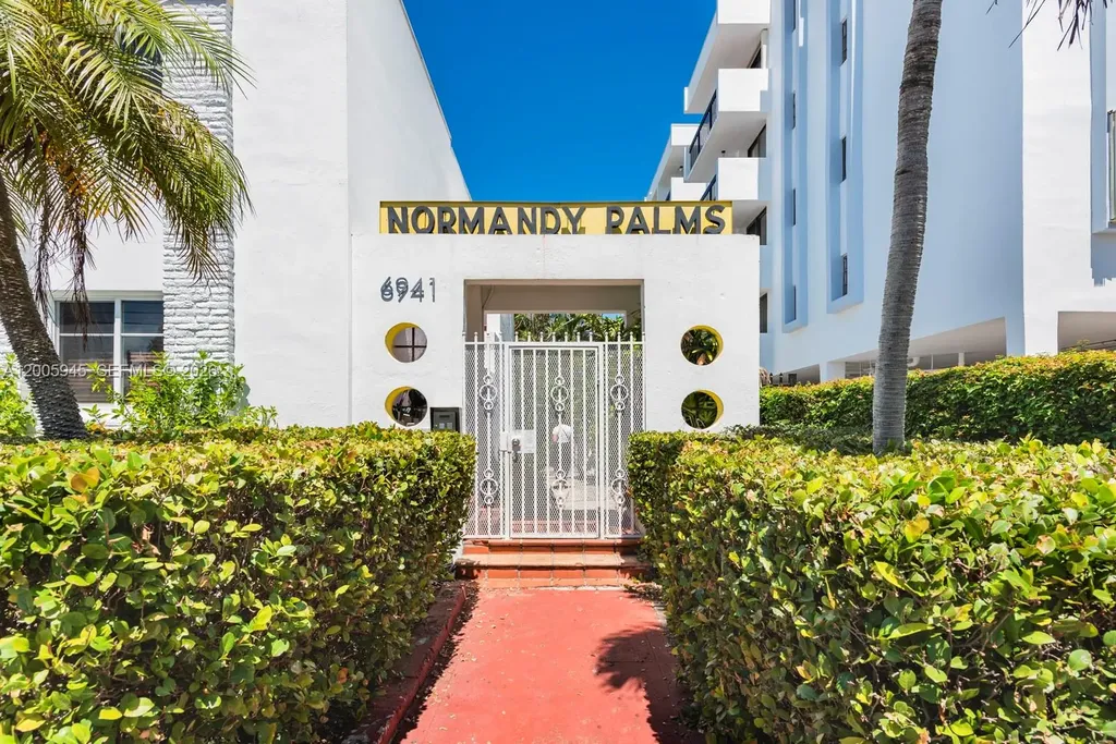 6941 Bay Drive Miami Beach FL 33141