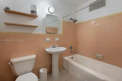 6941 Bay Drive Miami Beach FL 33141