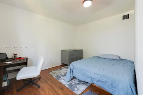 6941 Bay Drive Miami Beach FL 33141
