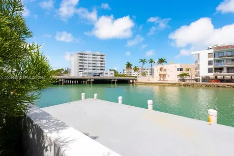 6941 Bay Drive Miami Beach FL 33141