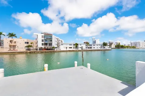 6941 Bay Drive Miami Beach FL 33141