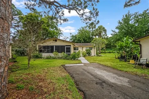 410 SW Natura Avenue Deerfield Beach FL 33441