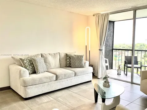 8900 Washington Boulevard Pembroke Pines FL 33025