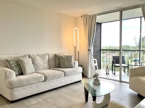 8900 Washington Boulevard Pembroke Pines FL 33025