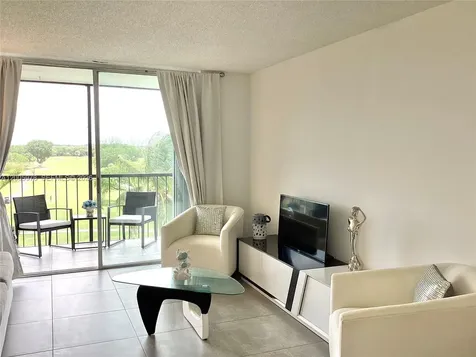 8900 Washington Boulevard Pembroke Pines FL 33025