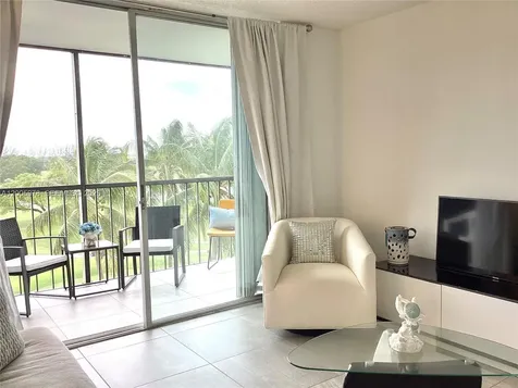 8900 Washington Boulevard Pembroke Pines FL 33025