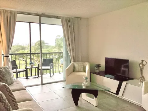8900 Washington Boulevard Pembroke Pines FL 33025