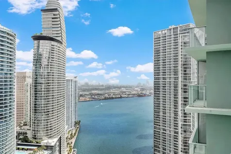 77 SE 5th Street Miami FL 33131