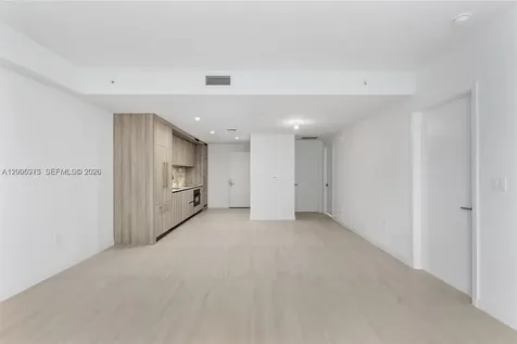 77 SE 5th Street Miami FL 33131