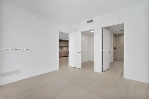 77 SE 5th Street Miami FL 33131