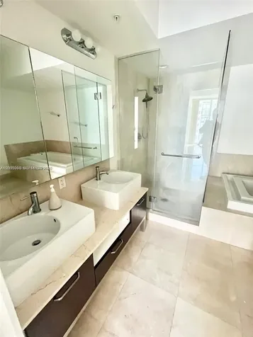 218 SE 14th Street Miami FL 33131