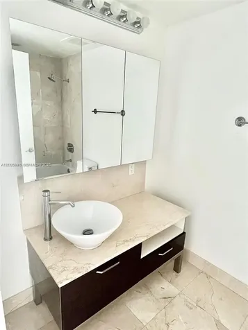 218 SE 14th Street Miami FL 33131
