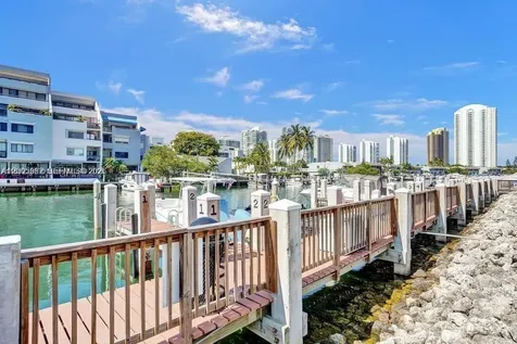 400 Kings Point Drive Sunny Isles Beach FL 33160