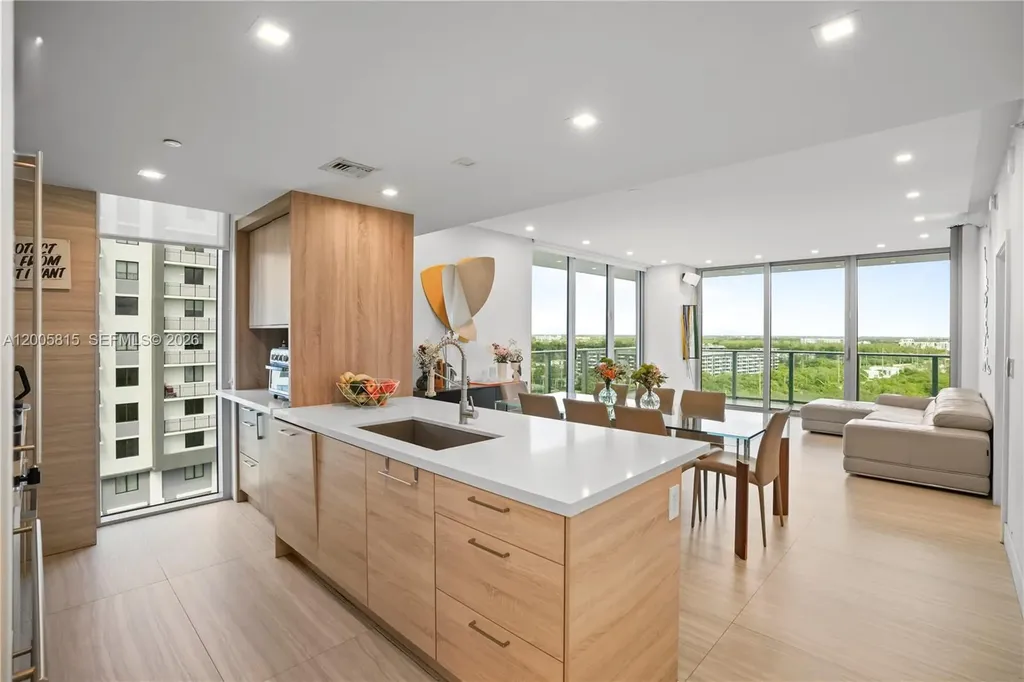 16385 NE Biscayne Boulevard North Miami Beach FL 33160