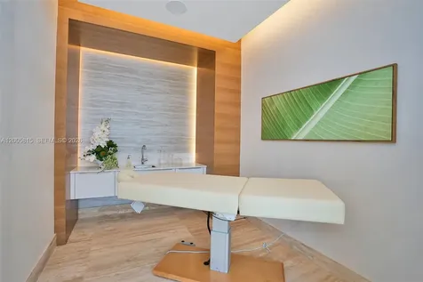 16385 NE Biscayne Boulevard North Miami Beach FL 33160