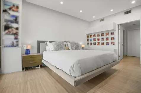 16385 NE Biscayne Boulevard North Miami Beach FL 33160