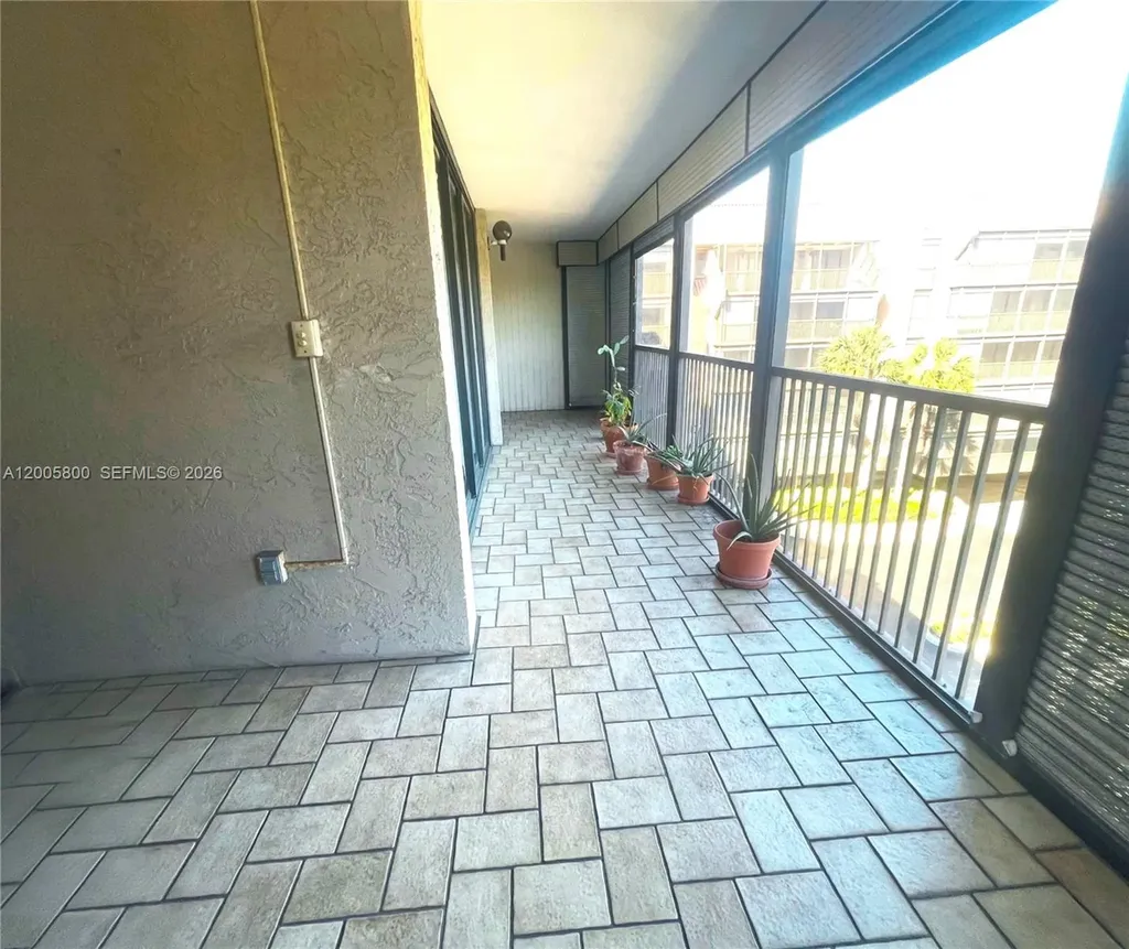 2802 N 46 Avenue Hollywood FL 33021