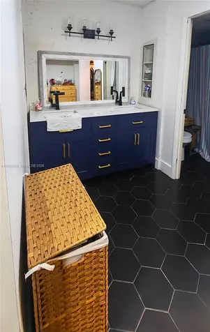 2802 N 46 Avenue Hollywood FL 33021