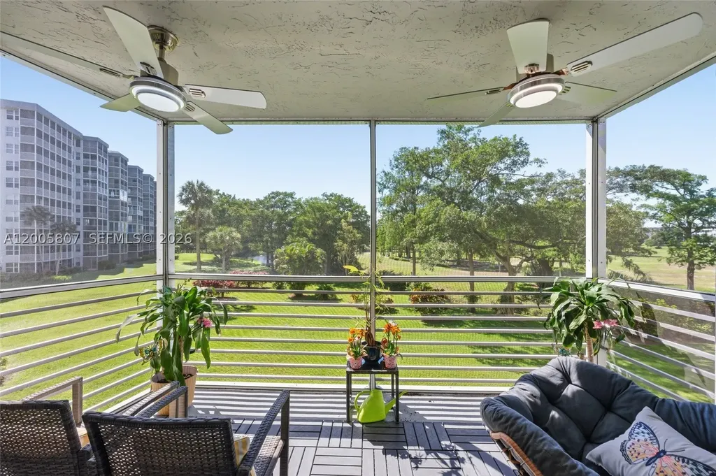 625 Oaks Drive Pompano Beach FL 33069
