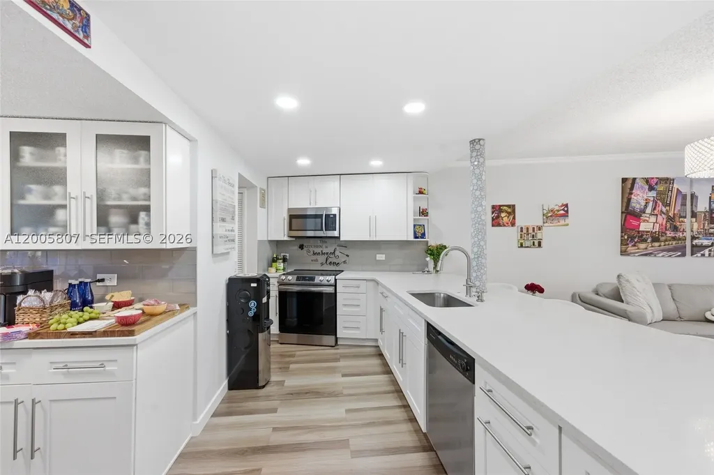 625 Oaks Drive Pompano Beach FL 33069