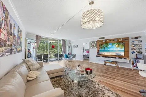 625 Oaks Drive Pompano Beach FL 33069