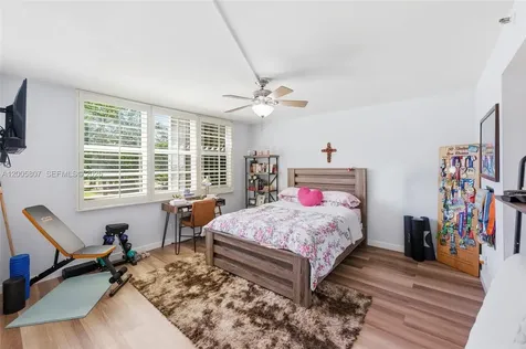 625 Oaks Drive Pompano Beach FL 33069