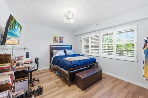 625 Oaks Drive Pompano Beach FL 33069