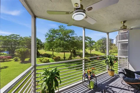 625 Oaks Drive Pompano Beach FL 33069
