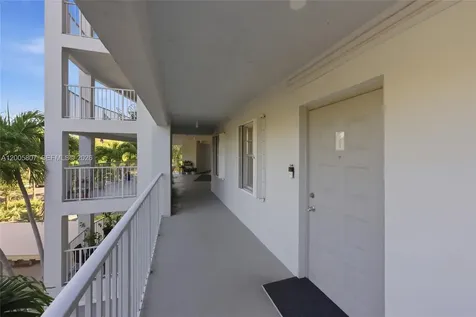 625 Oaks Drive Pompano Beach FL 33069