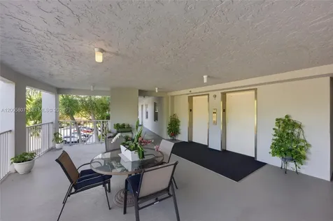 625 Oaks Drive Pompano Beach FL 33069