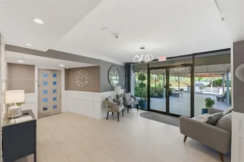 625 Oaks Drive Pompano Beach FL 33069