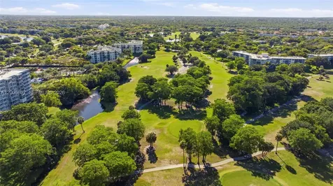 625 Oaks Drive Pompano Beach FL 33069