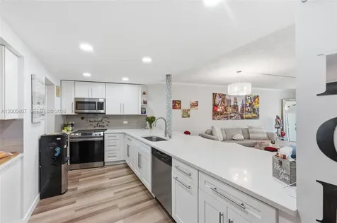 625 Oaks Drive Pompano Beach FL 33069