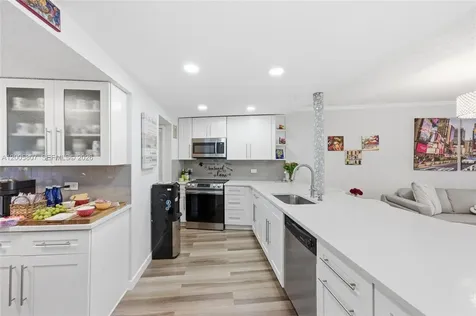 625 Oaks Drive Pompano Beach FL 33069