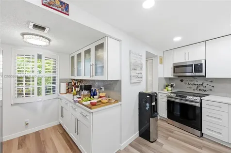 625 Oaks Drive Pompano Beach FL 33069