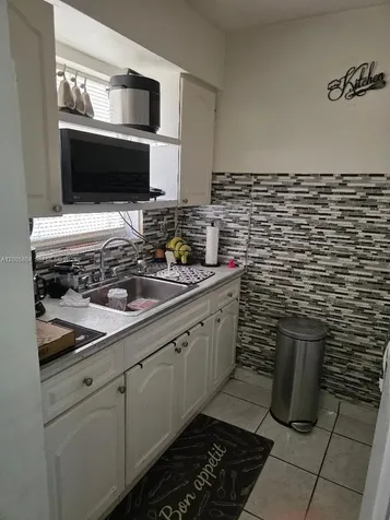 320 W 20th Street Hialeah FL 33010