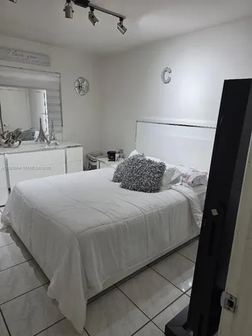 320 W 20th Street Hialeah FL 33010