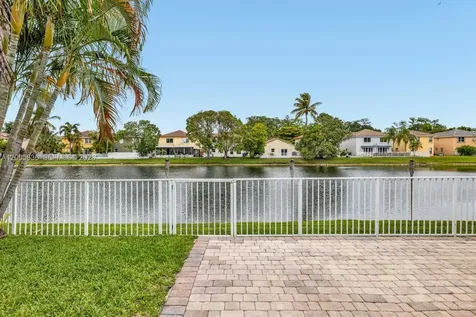 5861 S Sable Circle Margate FL 33063