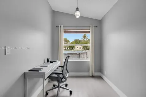 5861 S Sable Circle Margate FL 33063