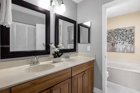 5861 S Sable Circle Margate FL 33063