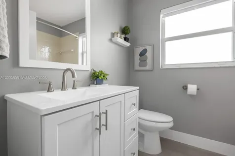 5861 S Sable Circle Margate FL 33063