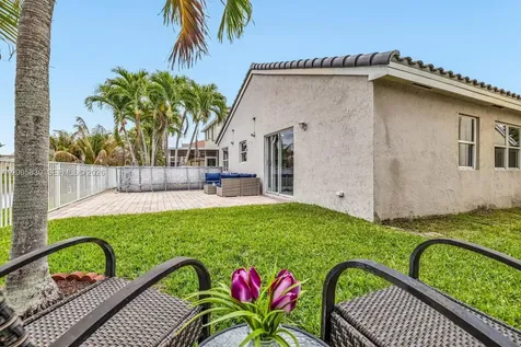 5861 S Sable Circle Margate FL 33063