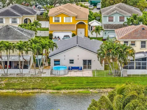 5861 S Sable Circle Margate FL 33063