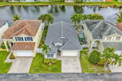 5861 S Sable Circle Margate FL 33063