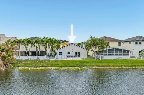 5861 S Sable Circle Margate FL 33063
