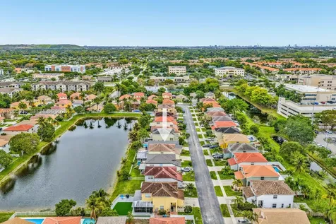 5861 S Sable Circle Margate FL 33063