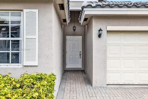 5861 S Sable Circle Margate FL 33063