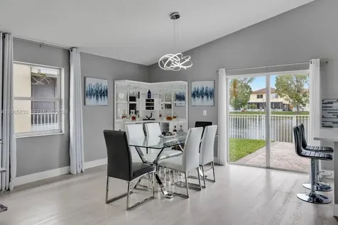 5861 S Sable Circle Margate FL 33063
